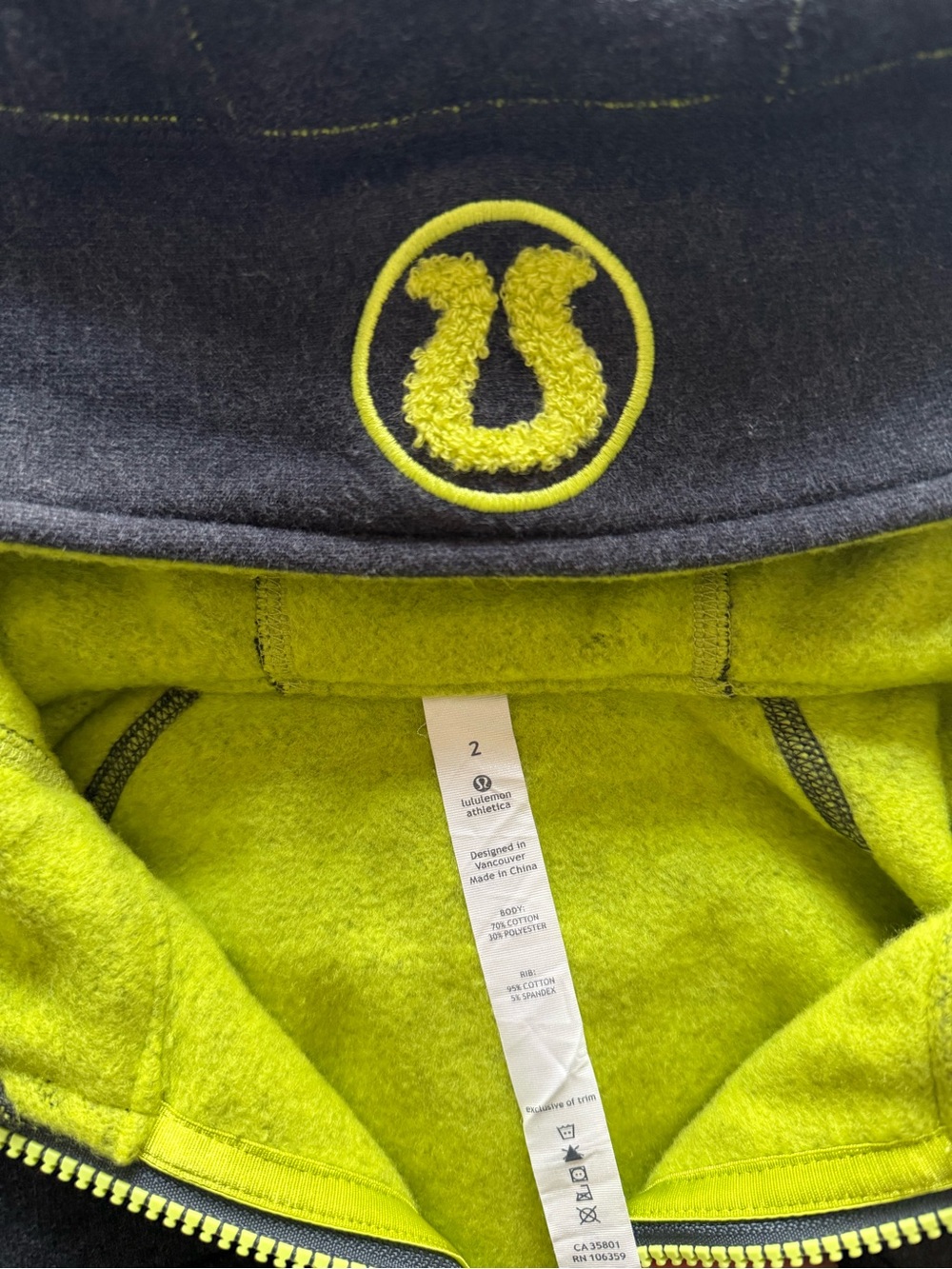 lululemon RARE VINTAGE Scuba Zip Hoodie Embroidered Fuzzy Logo Size 2 Grey Green - Picture 4 of 8